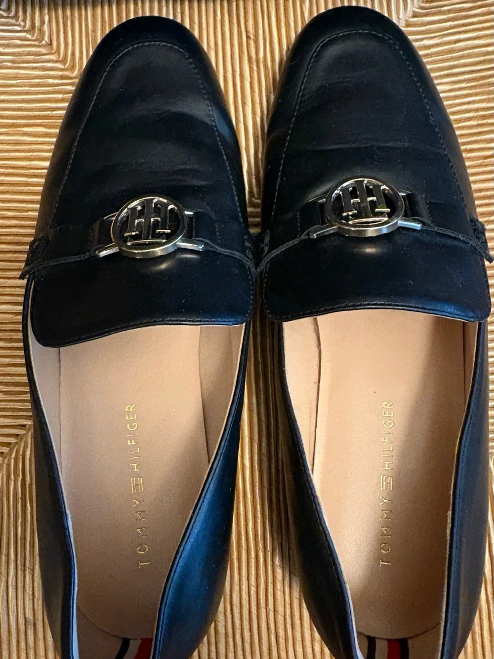 Tommy Hilfiger Black Leather Hardware Essential Loafer Slip On Shoes Flats9 1/2M